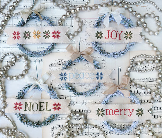 Festive Mini Wreath & Banner with Liz Mathews